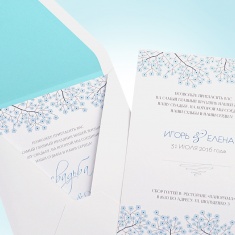 Приглашение в конверте "Весенняя сакура" (голубое)